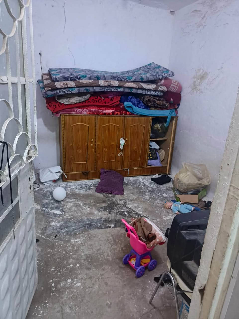 بيت 150 متر للبيع ثلاث غرف وصاله ومطبخ وصحيات على شارعين بسعر 53مليون
مكتب حازم البديري ***********
