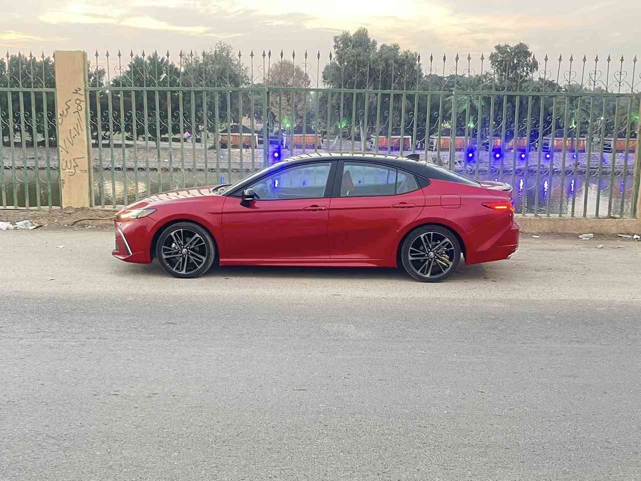 موديل 2025 الشكل الجديد
سيارة فول للاخير 1/1
اعلى فئة بلكامري
(حادثها بنيد مبدل)
عداد 10 الاف 
 الصنف : xse 
وارد امريكي 
بانوراما
داخل احمر 
شاشة كبيرة
انارة داخليه محيطيه انت تتحكم بيها
تدفئه بلكشنات + بلستيرن
كشنات كهرباء
شفتات سرعة
اوتو هولد
مانع تصادم PCS  
 تحديد المسار —— LDA
‏BSM —— نظام النقطة العمياء
‏PDA —— مساعد القيادة التفاعلي
‏RCTA —— رادارات خلفية
‏SEA —— نظام الخروج الآمن 
مثبت سرعه تفاعلي —— ACM
‏AUTO PILOT —— سائق ذاتي 
مانع انغلاق العجلات —— ABS
‏TCS —— مانع الانزلاق 
بصمة أبواب + دخول ذكي
شاحن وايرلس
هندبريك كهرباء
نظام صوتي مميز+ مضخم صوت كبير
سيارة بيها كلش هواي مواصفات ماذاكرهن
ايرباك ستيرنك فقط
مكان السيارة -بغداد _قرب الجزيرة السياحيه
 سعره. 235
 *********** للاستفسار
