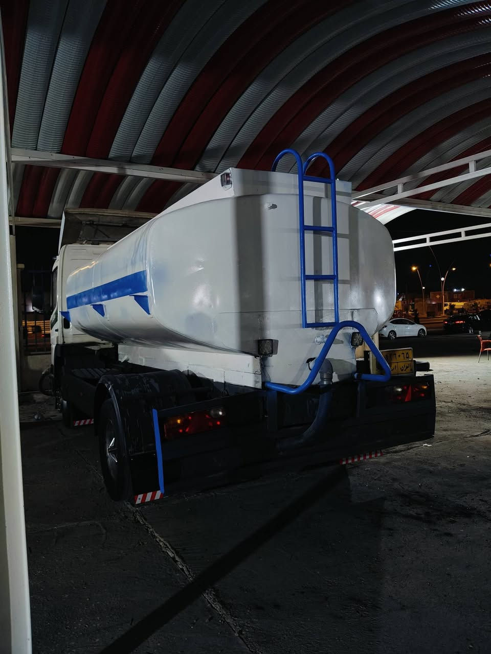 السلام عليكم اتيكو للبيع مديل 2002 سياره جاهزه ما ناقصهه اي شي تانكي استل استيل حموله تسعه وتلثميه بس الشراي يخابر ***********
