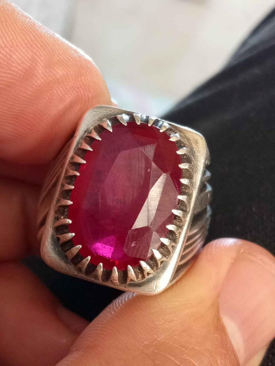 خاتم ياقوت قشميري قديم صياغه يدويه ثقيله .
سعر150الف.قياس 23.24
مكاني بغداد دوره يوجد توصيل جميع محافظات العراق ٥الاف بغداد, العراق


**إذا كنت صاحب هذا الإعلان وتريد حذفه لأي سبب، رجاءا أرسل رسالة إلى الدعم الفني**