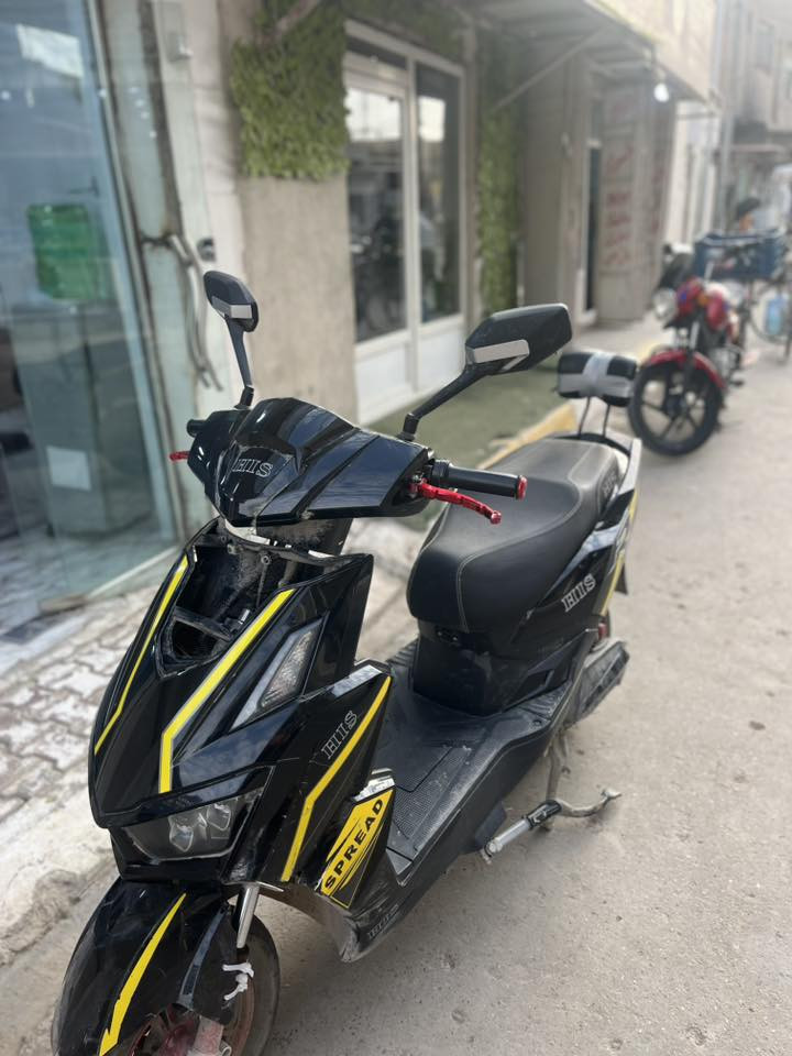 دراجة شحن سكنس 2025 نظيفة
بيها فقط هاي القطعة الأمامية ضايعه 
بطاريات خير من الله 
السعر :عل خاص 
أو اتصل :***********
المكان : بعقوبة بهرز
