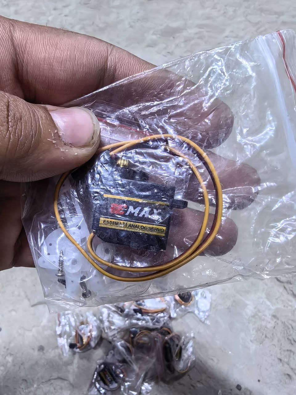 سيرفو حديد شركه Emax ١٨ قطعه امزون
سعر ١٠٠ الف على اول تم 
علما سعر القطعه ب ١٠ الاف جاي تنباع


**إذا كنت صاحب هذا الإعلان وتريد حذفه لأي سبب، رجاءا أرسل رسالة إلى الدعم الفني**