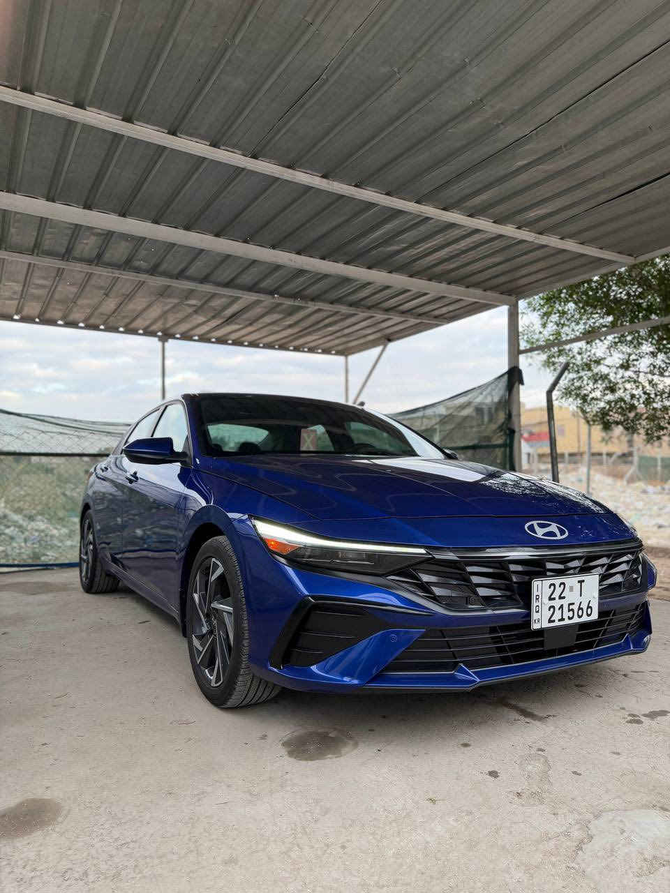 # النترا فول  🔥
موديل :2024 

المحرك :2.0 🚀

الحالة : صبغ جاملغ خلفي فقط بدون دواخل بدون ايرباك 

العداد : 16 الف ميل 🤍

المواصفات:SEL SPORT Full 

بصمه +بصمه ابواب+بصمه صندوك 

سلايت 

لد امامي 

ويل كب سبورت 

كشن سبورت 

سقف أسود

شاشة ايباد

كاميرا

نظام صوت 

اشارة مرايا

اوتو ستوب

تحديد سرعة

تحديد مسار

رادار امامي     

رادار خلفي 

نقطه عمياء 

شاحن لاسلكي  

أناره دشبول 7 ألوان 

بريك بصمه 

بكلايت خلفي لد

عداد دجتال 

لايت امامي عدسات 

باقي مواصفات معروفه 

رقم اربيل ترقيم جديد  ♥️

بغداد 📍

📞📲 

***********
