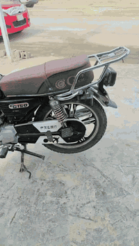 سيفان موديل 23 مكفوله كفاله عاامه 700 وبيها مجال حك الجيه 07834169401