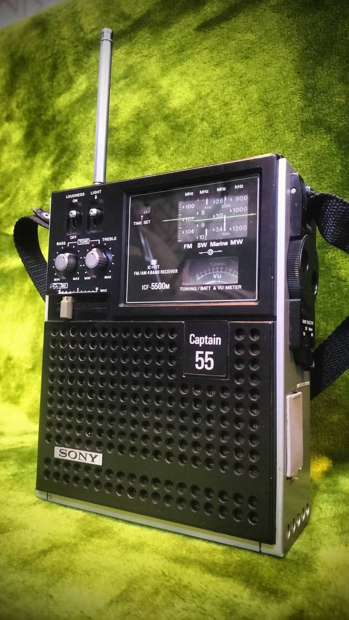 من افضل اصدارات SONY هو موديل 55 CAPTAIN.
يعمل على بطاريات وسط عدد 4 ويلتقط ثلاث موجات FM و MW و SW وفيه مواصفات كثيرة، كما مبين في الفيديو المرفق.
المكان بغداد ويوجد توصيل إلى المحافظات كافة. اي استفسار الرجاء المراسلة.


**إذا كنت صاحب هذا الإعلان وتريد حذفه لأي سبب، رجاءا أرسل رسالة إلى الدعم الفني**