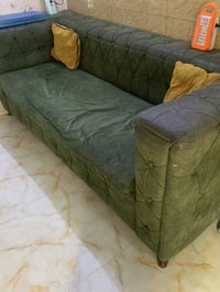 عندي هذا التخم للبيع احد القنفات يحتوي على مجر سفلي 100  وبي مجال 0773...