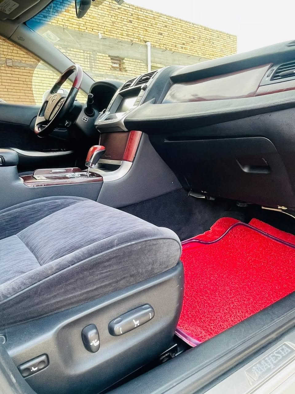 سلام عليكم 
ماجستا 2010 
كفاله عامه من الگص والصبغ والضربه 
السعر 65 
***********
