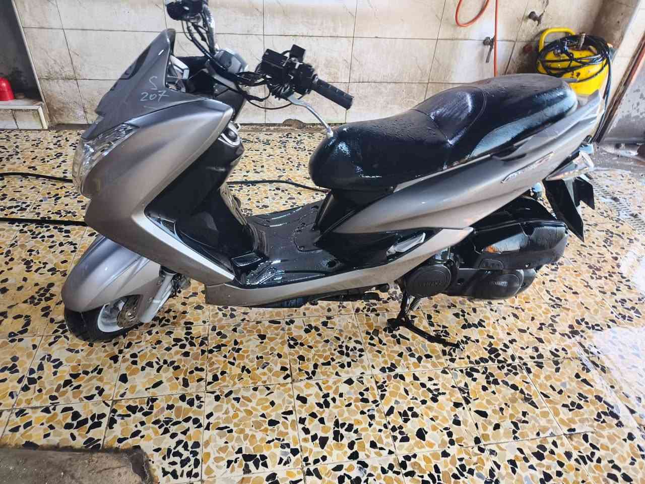 سلام عليكم  
دراجة ماجسته للبيع
محرك 150cc (سيسي)
فول مواصفات حساسات كله شغاله 
شلعة ومعدل
دراجة مكفوله كفاله عامه 
اوراق كامله 
سعر:17 ورقه وبيها مجال
رقم الهاتف: ***********
عنوان:ميسان_شارع_دجلة
