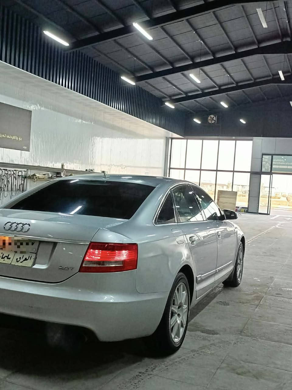 السلام عليكم اودي A6 موديل 2009 محرك 20 تيربو TFSI داخل مشمشي بلاد بدون صبغ السيارة بدون اي نقص سنوية جديدة تحويل مباشر السعر 85 وبيهة مجال 
العنوان / تكريت ***********

