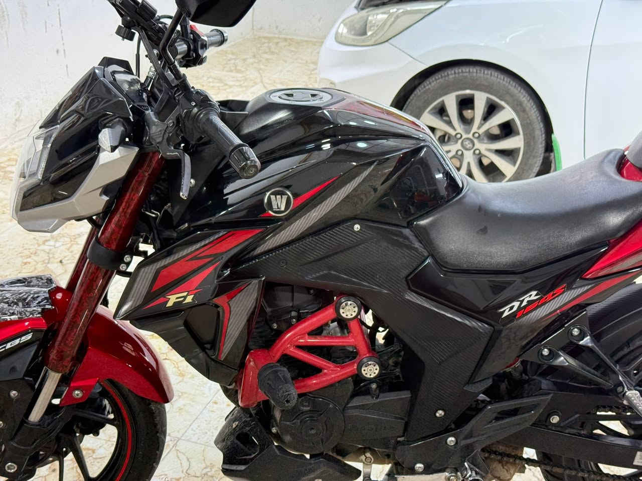 سلام عليكم مطور دي ار مسجل كامل السعر ٢٣ورقه وبي مجال 
***********
