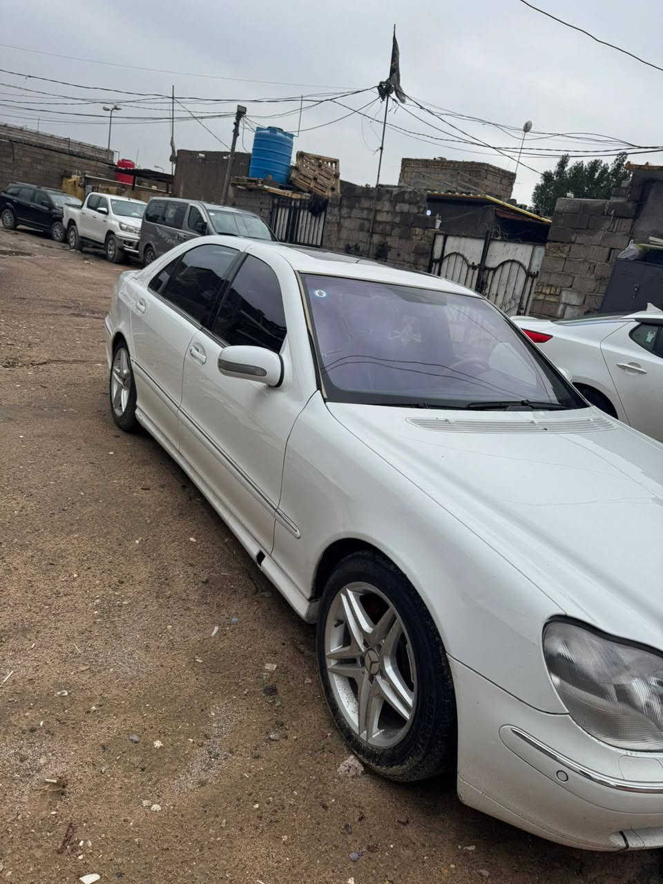 من رخصه ادمن
مارسدس غواصه 550 Sمديل 2000
AMG فول مواصفات
كير ومحرك مكفول
مكفوله من ضربه
سياره نضيفه عنواني البصره
سياره بأسمي غرامات صفر 
سعرهه 100 ورقه 
***********
