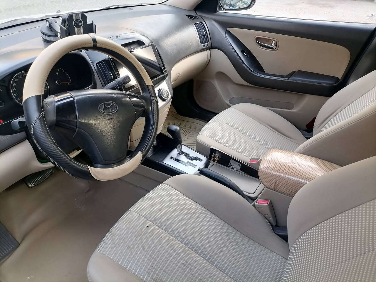 ***********
للبيع مكاني بغداد
مكينة ١٦٠٠
موديل ١١
الضرر جاملغ يسرة صبغ بدون دواخل
السعر ١١٧
