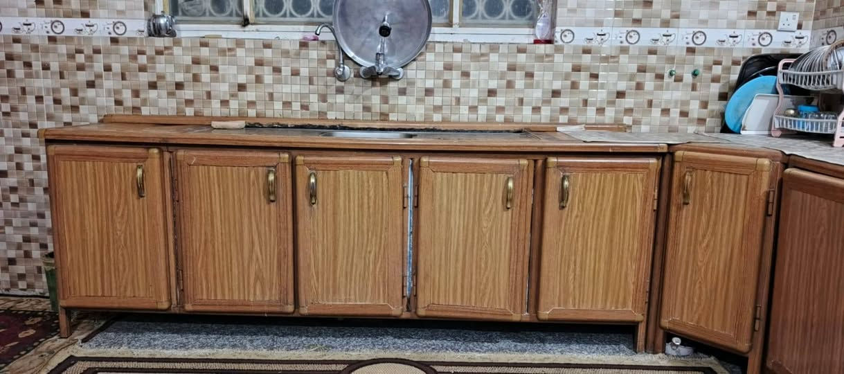 كاونتر للبيع ٧ متر ثلاثه قطع للاستفسار الاتصال على الرقم ***********
