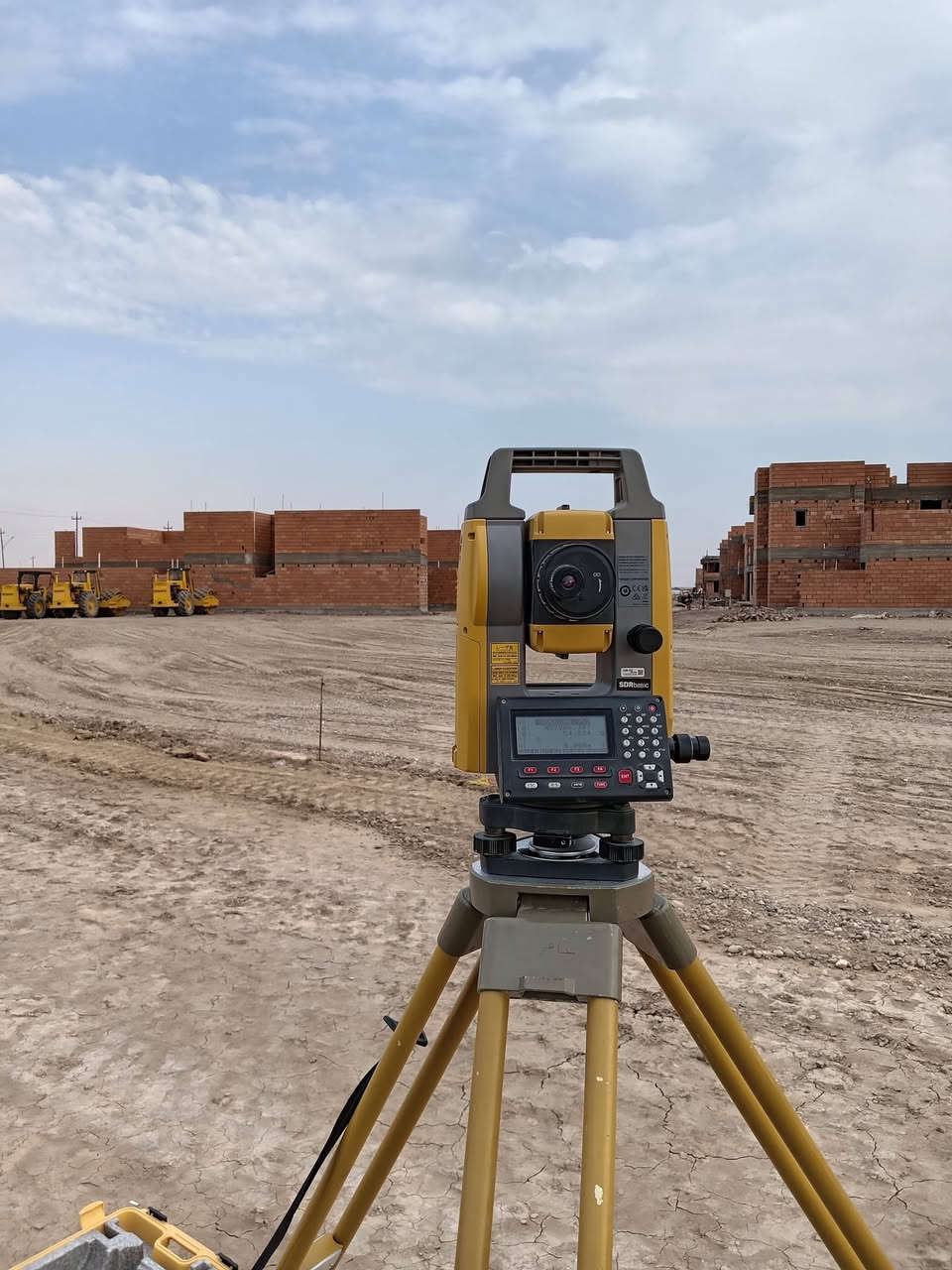 تعلن شركة الريف الجديد للمقاولات العامة عن جاهزيتها لتنفيذ جميع الأعمال الإنشائية من مرحلة الأساسات والهيكل الخرساني وحتى أعمال الإنهاءات والفنش النهائي، بإشراف مباشر من كوادر هندسية وفنية متخصصة وخبرة ميدانية متميزة.
✅ تنفيذ جميع أعمال المقاولات الإنشائية
✅ كوادر هندسية وفنية متكاملة
✅ يتوفر لدينا قالب خشبي متكامل بطاقة تنفيذية تصل إلى 3000 مكعب
✅ جودة عالية وفق المواصفات الفنية المعتمدة
✅ التزام بالمواعيد وسرعة في الإنجاز
✅ التعاون مع الشركات والمكاتب الهندسية واستلام مختلف المشاريع

بإدارة: المهندس عبد رحمان يونس العباسي
المهندس منتظر وليد الكرغولي

📞 للتواصل: ***********

🏗️ شركة الريف الجديد للمقاولات العامة ثقة • جودة • التزام

تعلن شركة الريف الجديد للمقاولات العامة عن جاهزيتها لتنفيذ جميع الأعمال الإنشائية من مرحلة الأساسات والهيكل الخرساني وحتى أعمال الإنهاءات والفنش النهائي، بإشراف مباشر من كوادر هندسية وفنية متخصصة وخبرة ميدانية متميزة.
