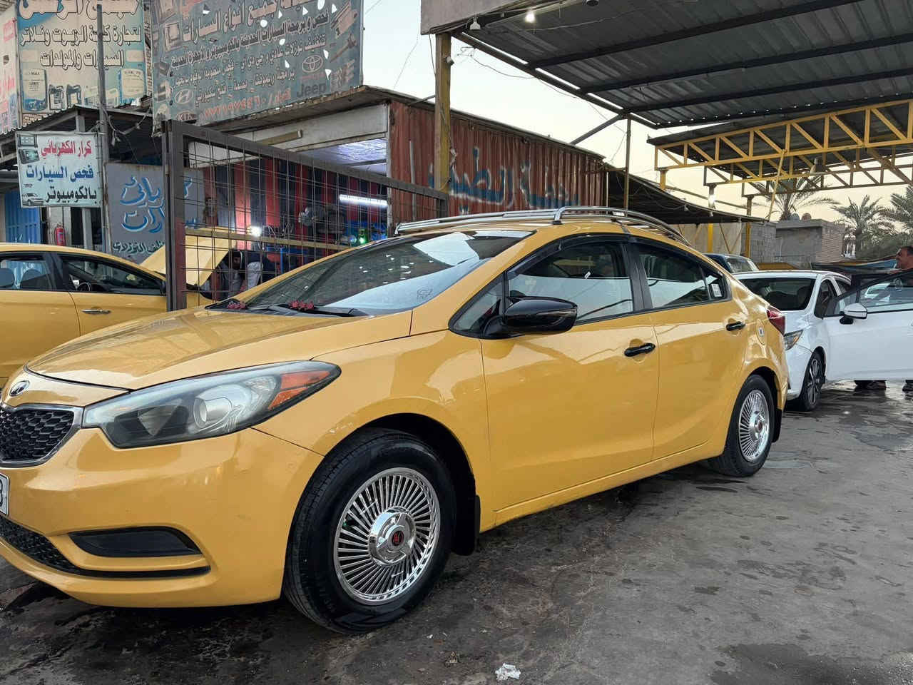 فورتي 15 ليبل واحد سيارة جاهزة من كلشي رقم دولي بغداد هزة جديدة سنويه 2031 سيارة دوشمه كاعيه وقماره جديده محرك كير مكفول حداديه تبريد تدفئة كلها مكفوله
سيارة  تخم تأير منظومه غاز يعني كبل للشغل مكانها ديالى شرط الفحص للاستفسار ***********. السعر 108بيها حك الجيه فقط
