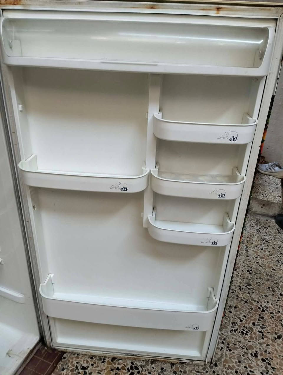 للبيع 
عندي هذه الثلاجة اريدها ب60 شغال ما بيها شيء


**إذا كنت صاحب هذا الإعلان وتريد حذفه لأي سبب، رجاءا أرسل رسالة إلى الدعم الفني**