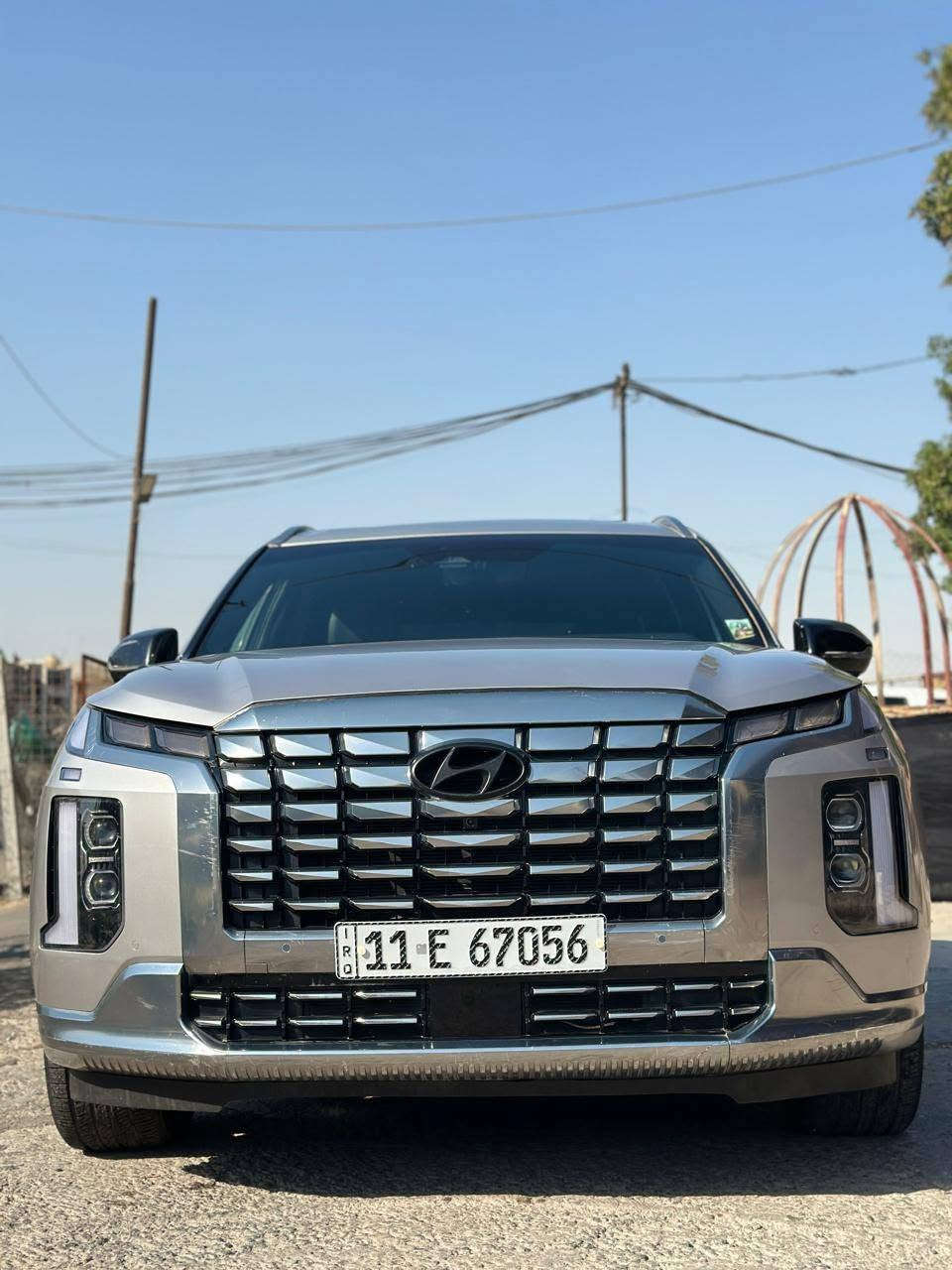 ﷽
للبيع فقط 
‏Hyundai palisade calligraphy 2025
هونداي بلسايد كلگرافي 
الموديل : 2025
الون : سلفر 
العداد : 9 الف ميل قابل للزياده

الضرر : صور الحادث مرفقه بلمنشور تبديل بنيد جاملغات بدون دواخل /
ملاحظه راديترات وبدنه بلاديه

المواصفات :-
1-شاشة عرض داتشو 
2-المحرك   v6    3.8 
3-بصمة تشغيل + بصمة ابواب 
4-اصطفاف ذاتي(تقديم + ترجيع عن طريق الريمونت)  
5-فتحة سقف +بانوراما
6-سماعات هارمن كاردن عدد 16
 7-رادار امامي  + خلفي + جانبي
8-حساسات امامي + خلفي 
9-كامرات عدد 6  360 درجة 
10-كشنات امامي خزن ميموري 
11-كشنات كهربائي تدفئة وتبريد امامي خلفي
12-انارة داخليه (محيطيه) + انارة دشبول 
13-بردات جانبية
14-تبريد مركزي امامي + خلفي منفصل التحكم
15-تحكم ستيرن + شفتات
16-تدفئة ستيرن 
17-مرايا هيتر + تعتيم 
18-صندوق كهربائي شفط + اربع وضعيات فتح صندوق
19-وضعيات قيادة  (5)
20-ويل كب حجم  20 
21-اوتو هولد + نقطة عمياء 
22-سايد بريك بصمة + مثبت سرعة
23-شحن وايرلس 
24-إشارات بالمرايا  + إشارات جانبيه
25-اوتو هولد 
26-تحديد مسار
27-شاشة ديجتال كبيرة
28-تشغيل عن بعد .
29-تدليك كشن . مساج 
30-دفع رباعي 
31-نظام مانع انزلاق 
32-نظام نزول منحدرات
33-كشنات ٧ راكب الخلفيه تحكم كهربائي فتح وسد
34-كار بلي
وبعد بيها هوووواي مواصفات معروف الكلگرافي الVIP فول 1/1
السياره رقم بغداد انكليزي كتاب شهداء وكاله
السعر ٢٣٦
***********
بغداد الامين الثانيه
