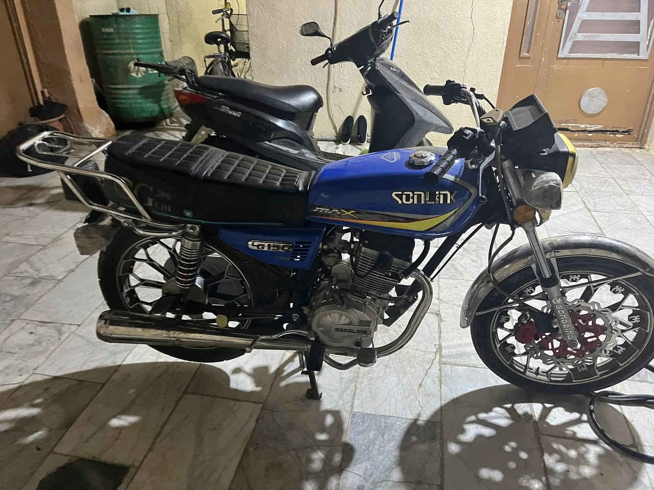 5 كير سيفان سونك مديل 2025 سلف  صارلها شهرين من طالعه جديده معنه كلمه اوراق سكنر باسمي دراجه سلف وكهربائيات كله شغال مكانه كربلاء حي لعامل سعرها  650  لان متوازي عليها وتوصل حته اكثر من هذا سعر لجديد مالتها ب مليون  رقمي ***********
