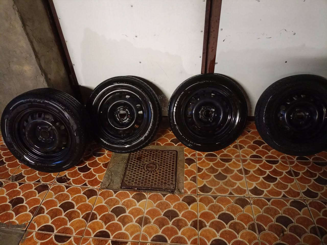 السلام عليكم تخم تاير مع ويل الحجم 14 للبيع مكاني ديوانيه قضاء عفك ***********
