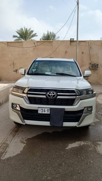 لاندكروزر GXR • ٢٠١١ • ٦ سلندر