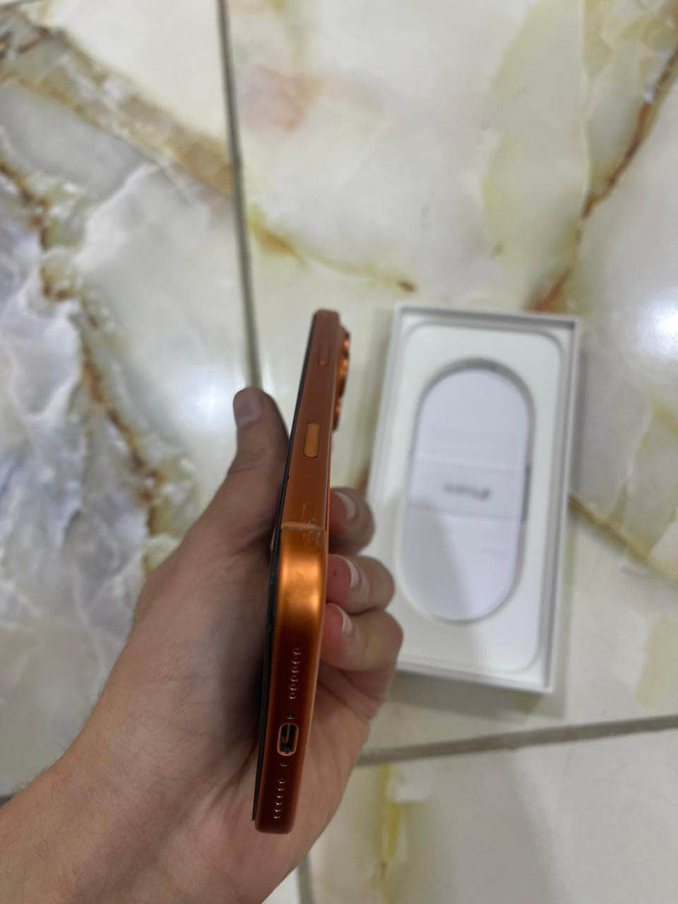 ايفون ١٧ برو ماكس للبيع
مبدل شاشه و شاصي معووج 
جهاز اصلي ابو شريحه ما مستخدم هواي ذاكرته ٢٥٦ بطاريته ١٠٠ 
سعره ١٥٠٠
الكارتون مو ماله صارت خربطه ب كراتين*********** البصرة, العراق
