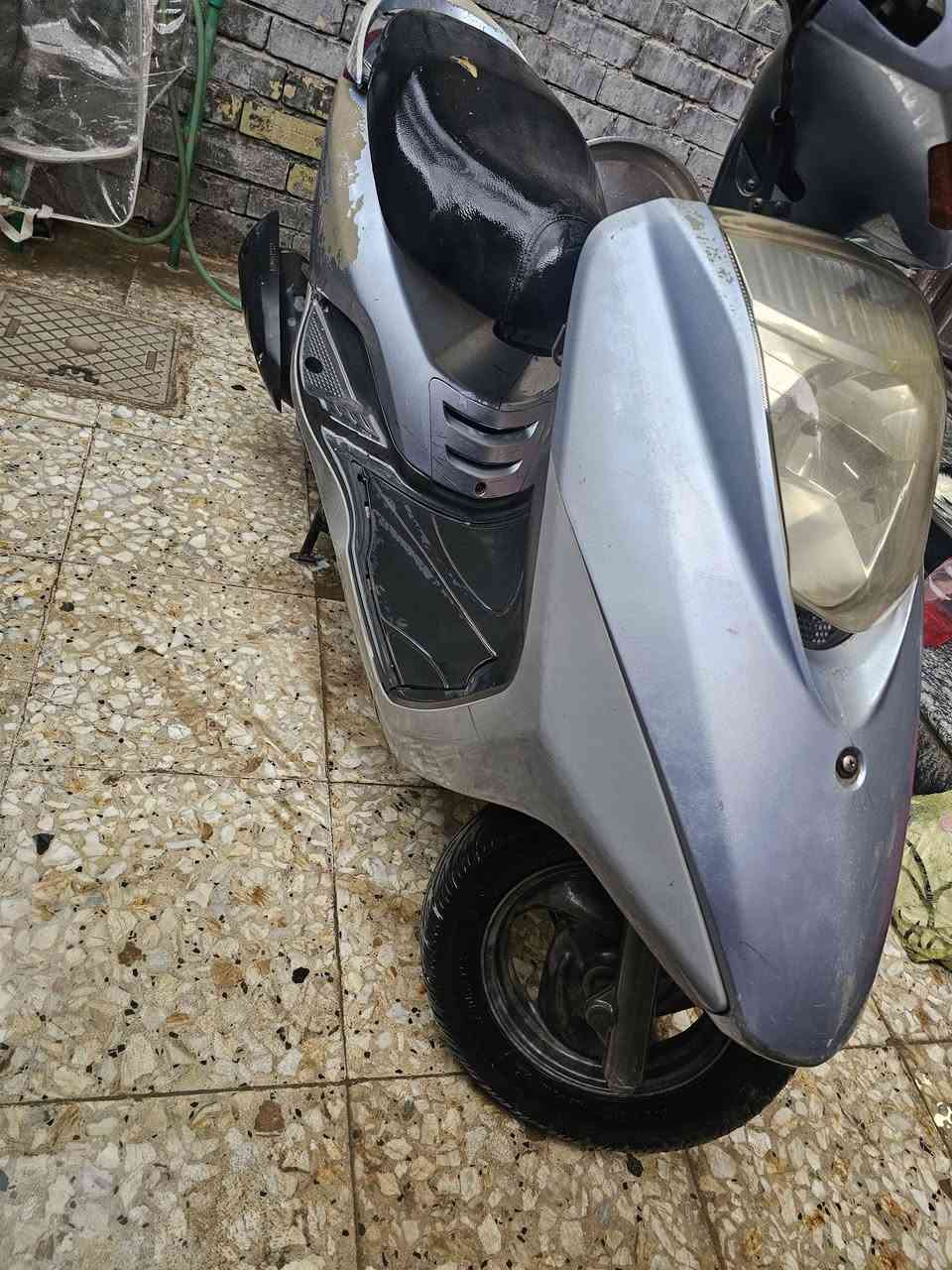 السلام عليكم
بريز كفالة عامة كفر ومكينة 
برغي مامفتوح بيها مابيها اي نقص بلادية 
المكان الثعالبة 
***********
