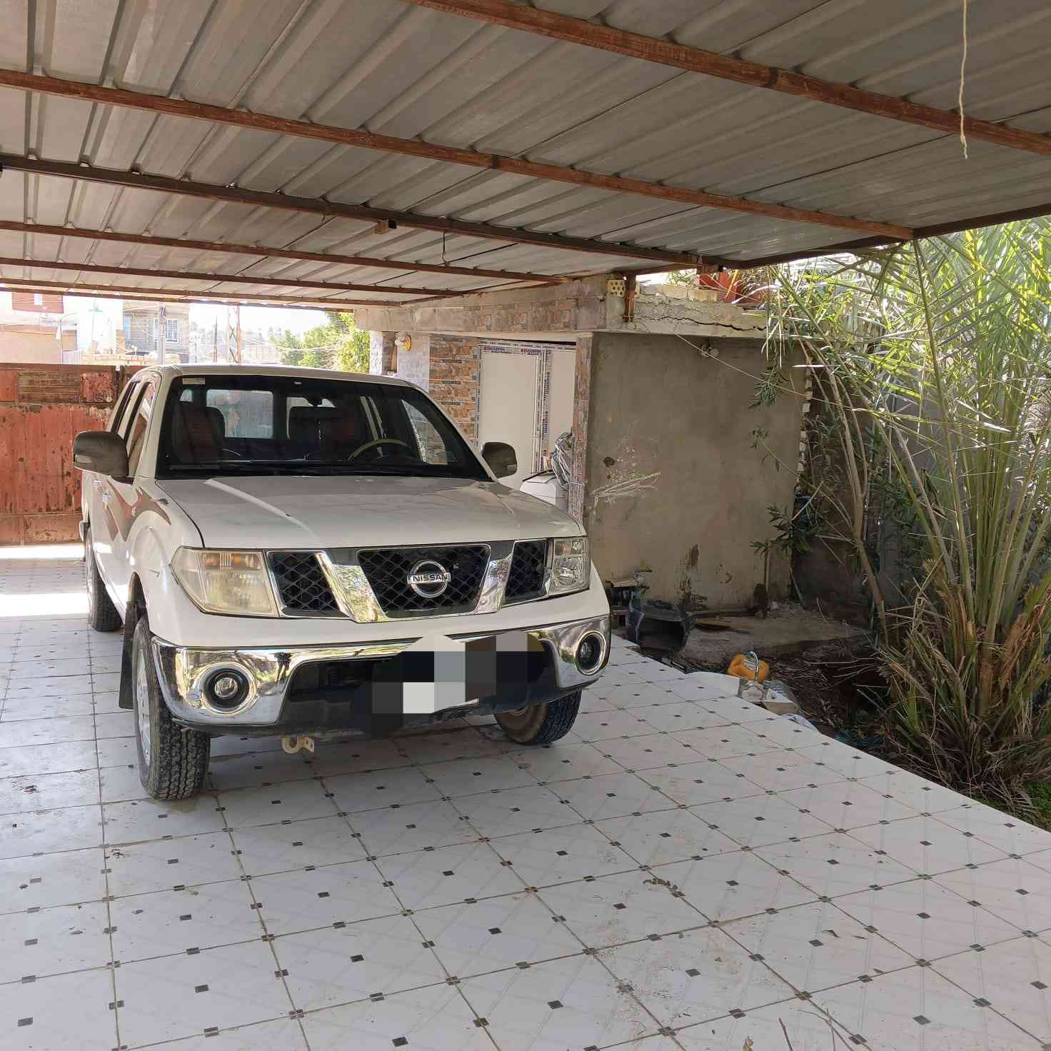 نيفاره موديل 2012 رقم قادسيه باسمي سياره محرك مكفول بيه ضمان كير اوتو  جديد سياره جاهزه ترابك وين ما تحب غرفه جديده حداديه جديده بيها الجاملغ الخلفي صبغ على داير التأثير من جهة السائق والجاملغ الأيسر الامامي مبدل  سعرها 110 بيها منظومه غاز شغاله للاستفسار اتصال على الرقم ***********  رقم صاحب السيارة
