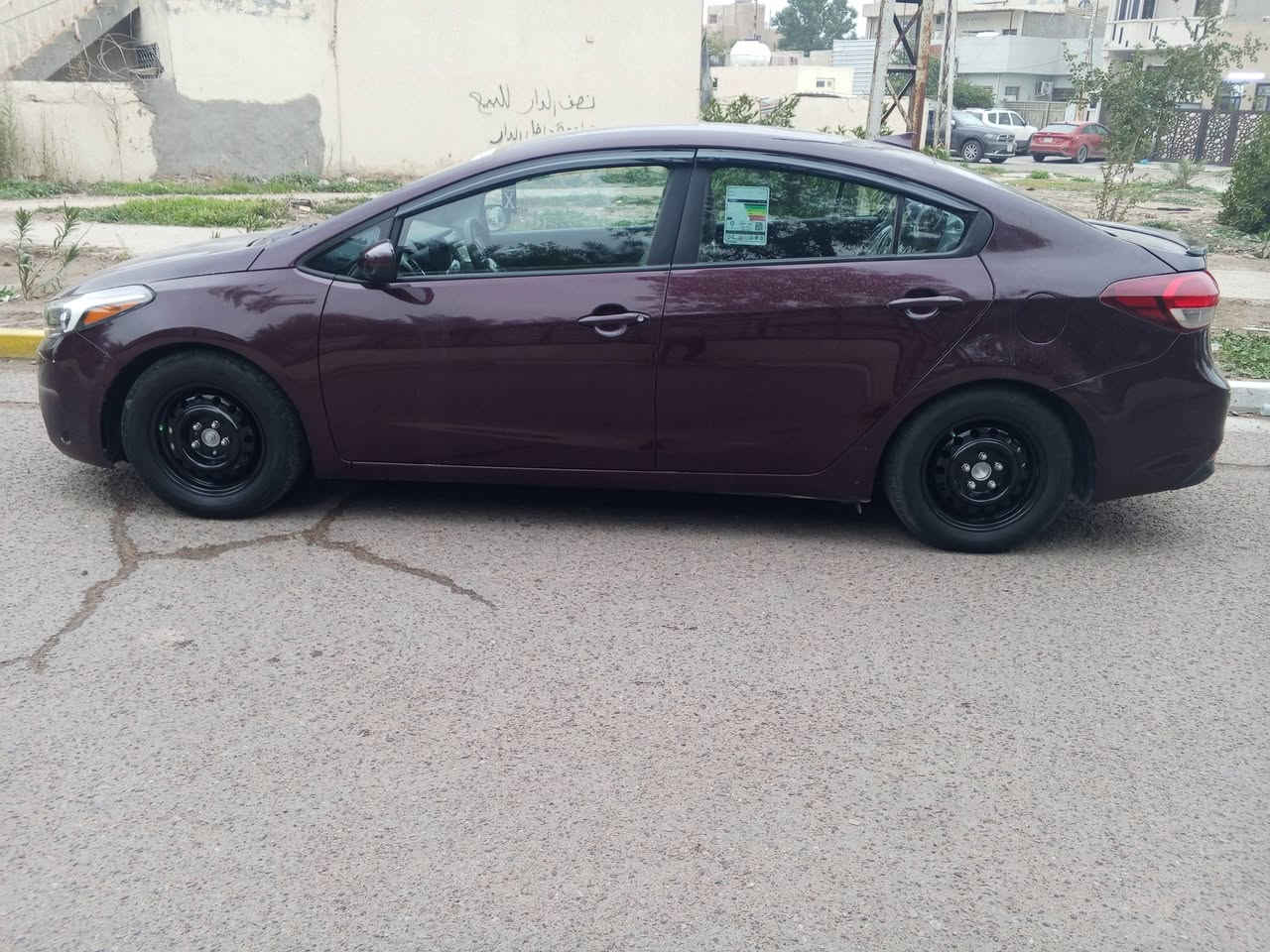 سلام عليكم فورتي للبيع 2018 ماشيه 107 باسمي  هزه جديده سنويه لل 31 صدر امامي وخلفي جديد تخم تاير جديد شاشه وتحكم استيرن مكينه 2000 تبريد وتدفئه الكهربائيات كلهن شغاله السياره احلى من الصور.  العنوان ،بغداد شهداء البياع  رقم الهاتف. *********** السعر 116 وبلعافيه عل ياخذهه
