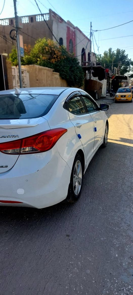 السلام عليكم
النترا 2012 Gls اعلى فئه 

للبيع او مراوس 

رقم بابل 
فول عدا البصمه 

 لون ابيض 

نوع المحرك :1800 دوش

 مكينه  مفتوحه الحمد الله لا نقص ولا تبخير

مواصفات معروفه 

نظام ECO

اشاير بلمري

فتحة سقف

كامره خلفيه 

تبريده شغال ما بي نقص 

تحكم  ستيرن جهتين

جنطه دكمه

دبل سويج

 بيه ٣ قطع صبغ بدون دواخل

سياره كامله من كلشي 

احسن دهن وبانزين محسن

بيه نواقص بسيطه كلش

سوناره موجود

مكاني حله

 سعر 110 

استفسار اكثر  *********** واتس اب
