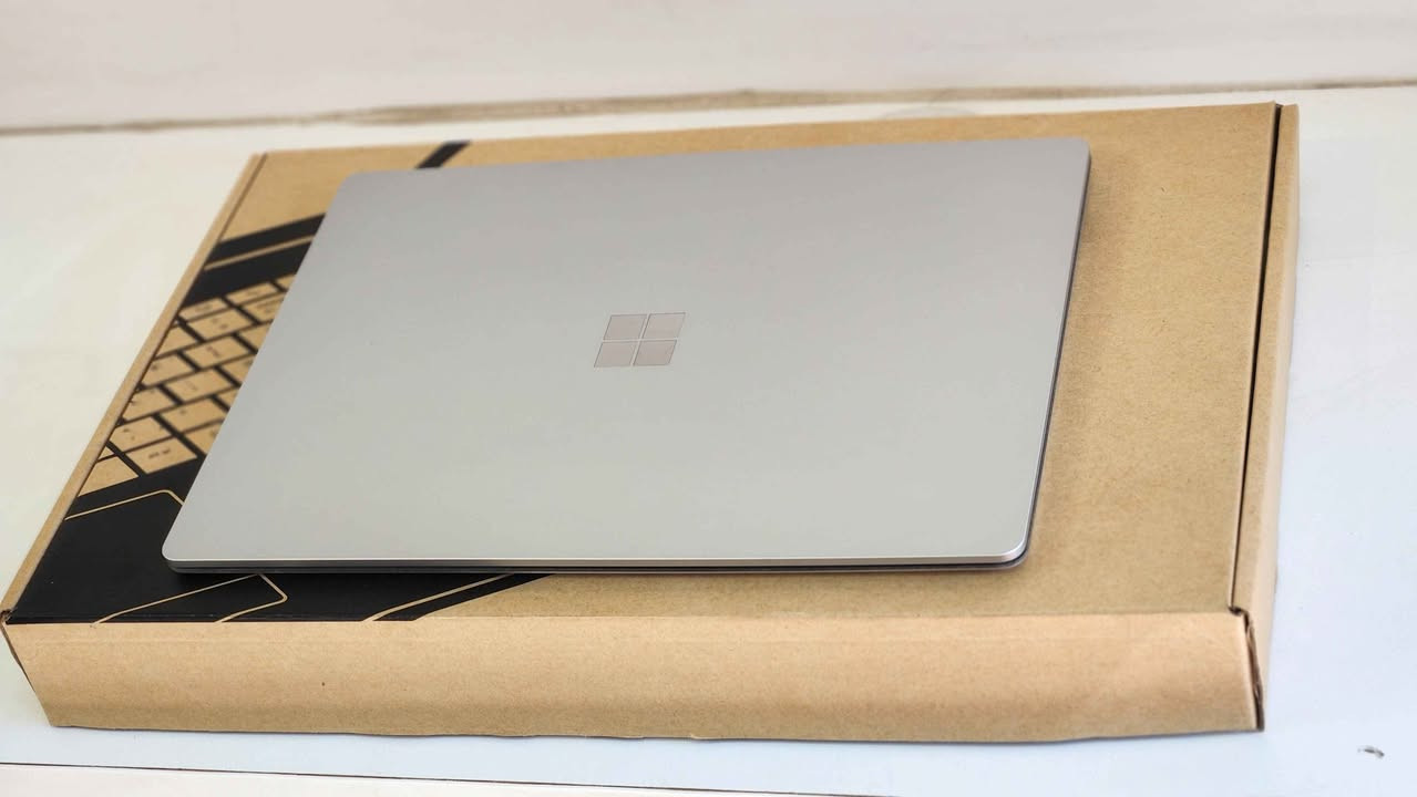 Surface laptop 4 
Core i5 gen 11 
Ram 16 GB 
Ssd 256 GB 
Touchscreen 
Resolution 2K

شتێکی زۆر پاک و خاوێن وەک لۆک وایە
بۆ کاری ڕۆژانە و کاری ئۆفیس و کۆمپانیا 
وە بۆ کاری قوتابی و مامۆستا
گەیاندنیش هەیە 🚕 

استخدام نظيف للغاية لأغراض العمل والإدارة اليومية ومشاهدة الأفلام
و توصيل موجود 🚕 أربيل, العراق


**إذا كنت صاحب هذا الإعلان وتريد حذفه لأي سبب، رجاءا أرسل رسالة إلى الدعم الفني**