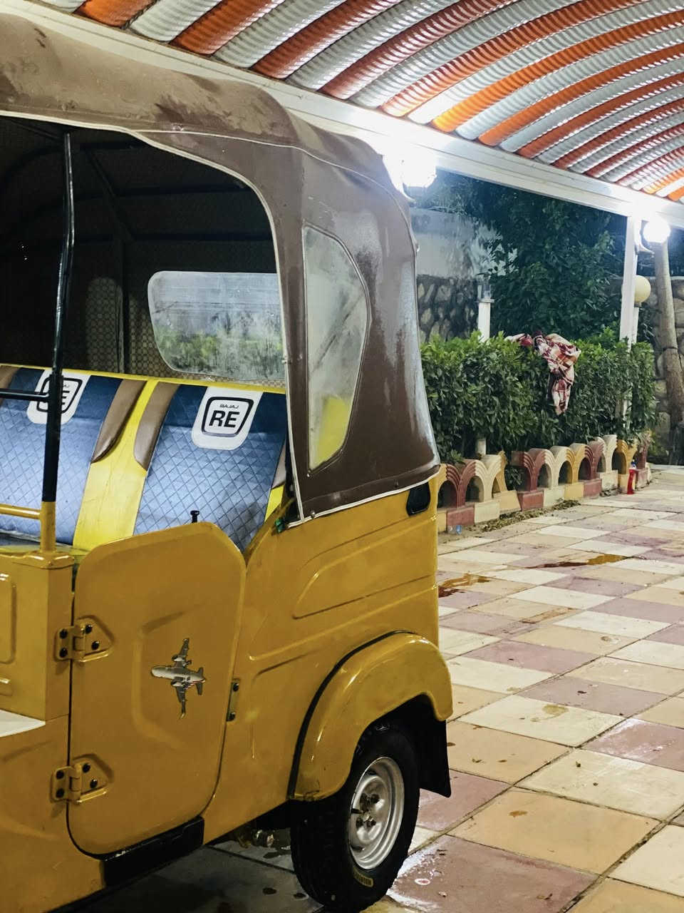 السلام عليكم تكتك للبيع موديل 21اصفر لونين مكينه كفاله بدون فتح بدون تنقيص بدون تبخير اوراق اصولي مكاتبه عن سرقه فقط مكاني بابل ***********
