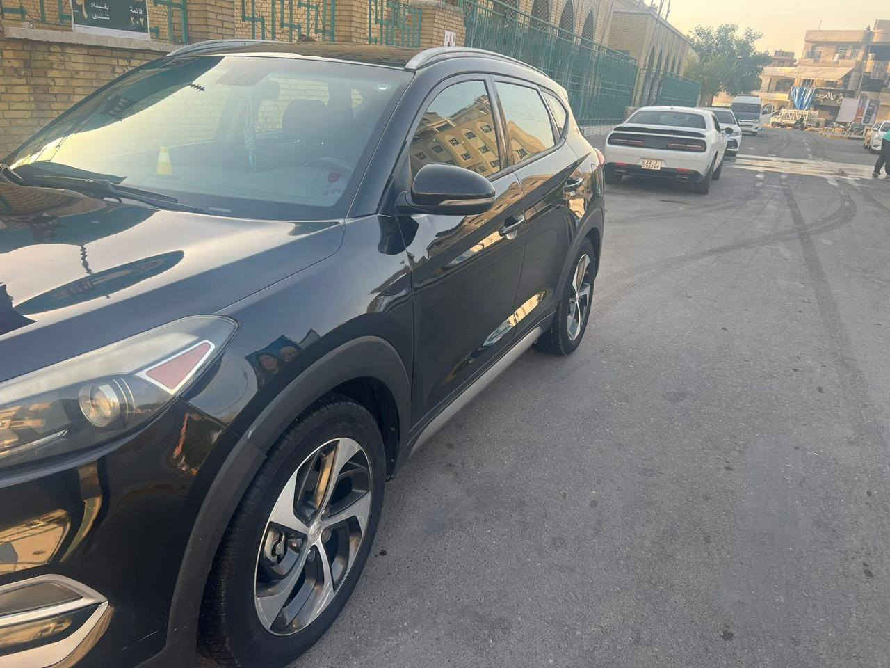 سلام عليكم للبيع توسان 2017 وارد أمريكي حادث كما  موضح في الصور
فول مواصفات عداء الفتحه
غير متواجد في الفيس
الرقم ***********
السعر 150
يرهم مراوس حسب القناعة
