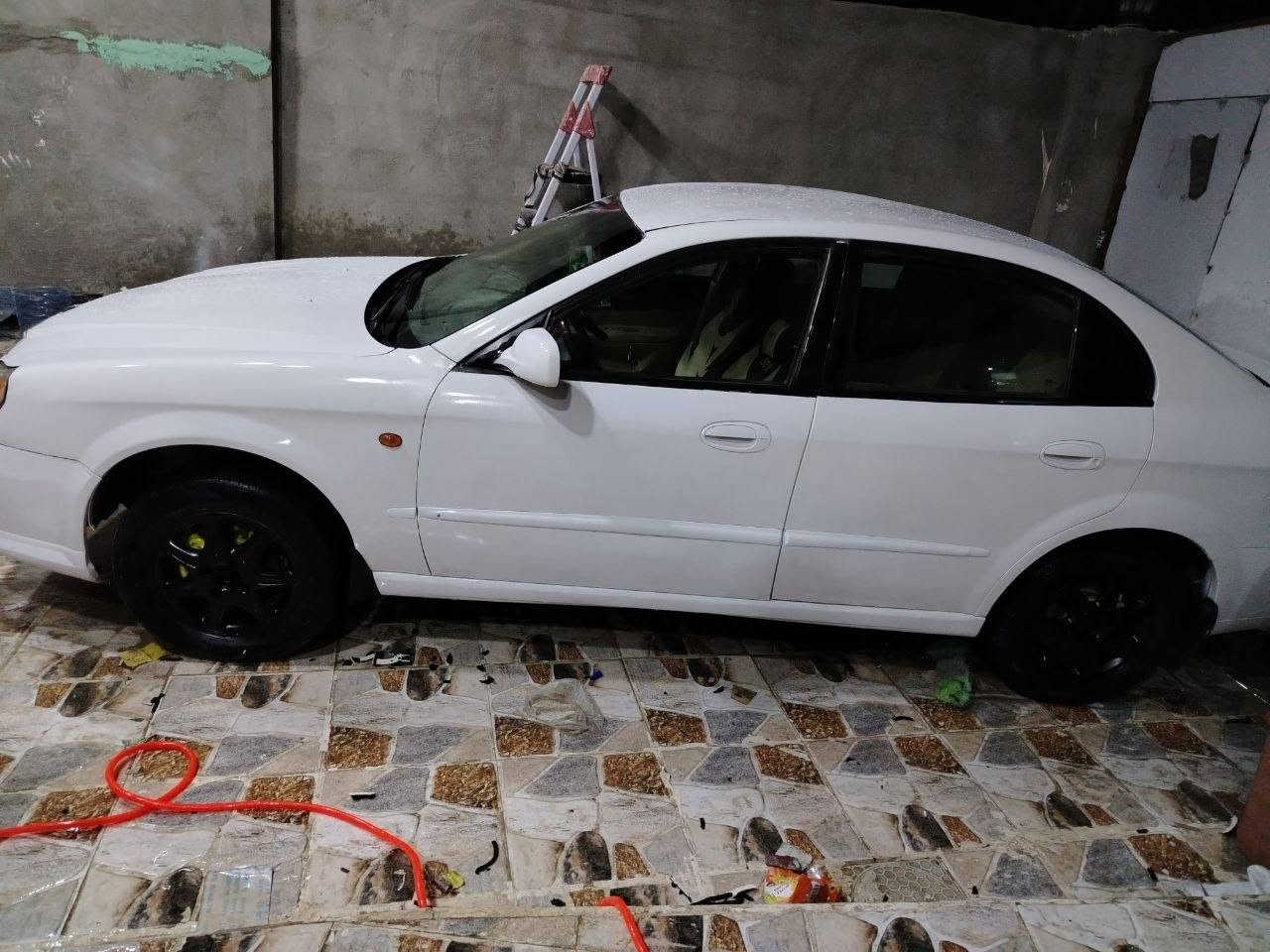السلام عليكم
دايو ماكنوس للبيع 
موديل 2000 محرك 2000 مفتوح 
كير ومحرك خير من الله حداديه نضيفه
كير اوتوماتيك سياره خير من الله السعر ٣٩ وبيها مجال 
***********
