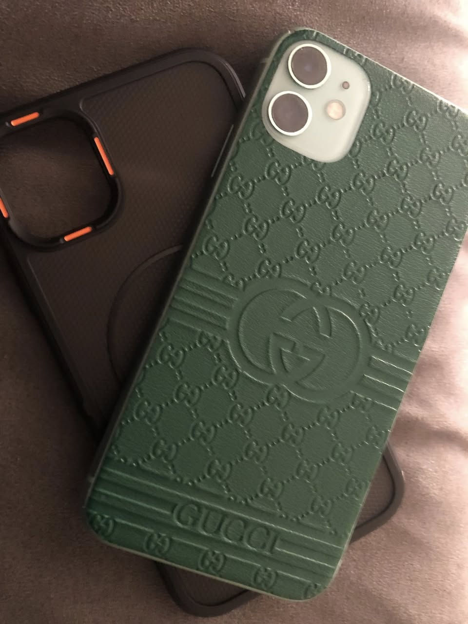 ايفون 11
عادي ذاكره 128 بطاريه 75 ممفتوح ولا مصلح كلشي شغال 
فقط فطر بل ضهر  ومغلف 
وفطر بل شاشه لاماميه بس ممثر ابد مراوس باكس ماكس 
مكاني بغداد دوره  
رقمي ***********
