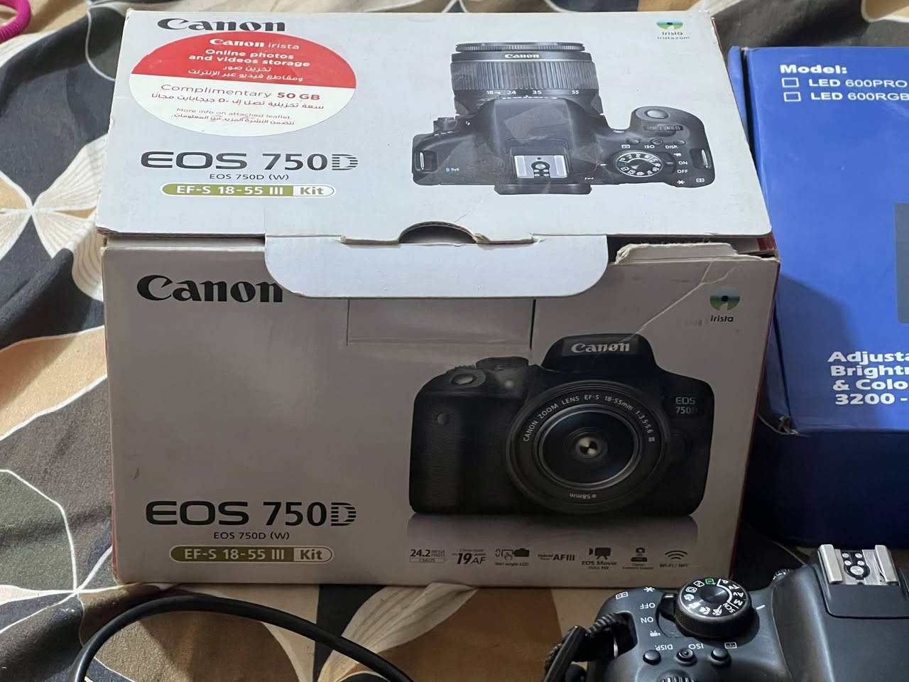 للبيع كانون d750 مع عدستها جديده مع كارتون
وياها كافه ملحقات استخدام قليل 

بطاريات عدد ٣

شاحنة

اضاءة عدد ٢

سوفت بوكس مع ملحقاته 

جنطة اصلي

فلاش  ١

عدسه ٥٠ ملم 

سعرها ٥٥٠ قفل قفل ماتتعب كل شي جاهز وياها


**إذا كنت صاحب هذا الإعلان وتريد حذفه لأي سبب، رجاءا أرسل رسالة إلى الدعم الفني**