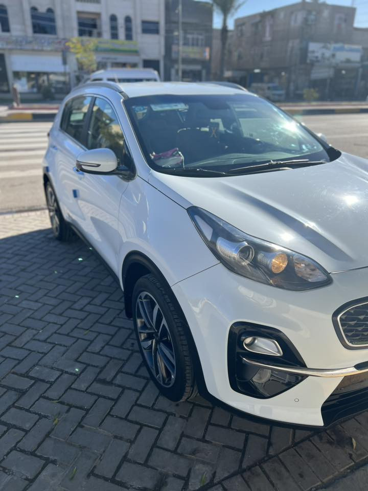 السلام عليكم
كيا سبورتج موديل 2020 كفالة عامة من بارد وصبغ وتبديل  وفتح ماشية 38حقيقي السيارة علة وضع الشركة العدة ما مفتوحة والسبير ما نازل 
جاهزة من كلشي 
السعر 205وبيهة مجال بسيط 
العنوان الشعب شارع الاسواق
***********
