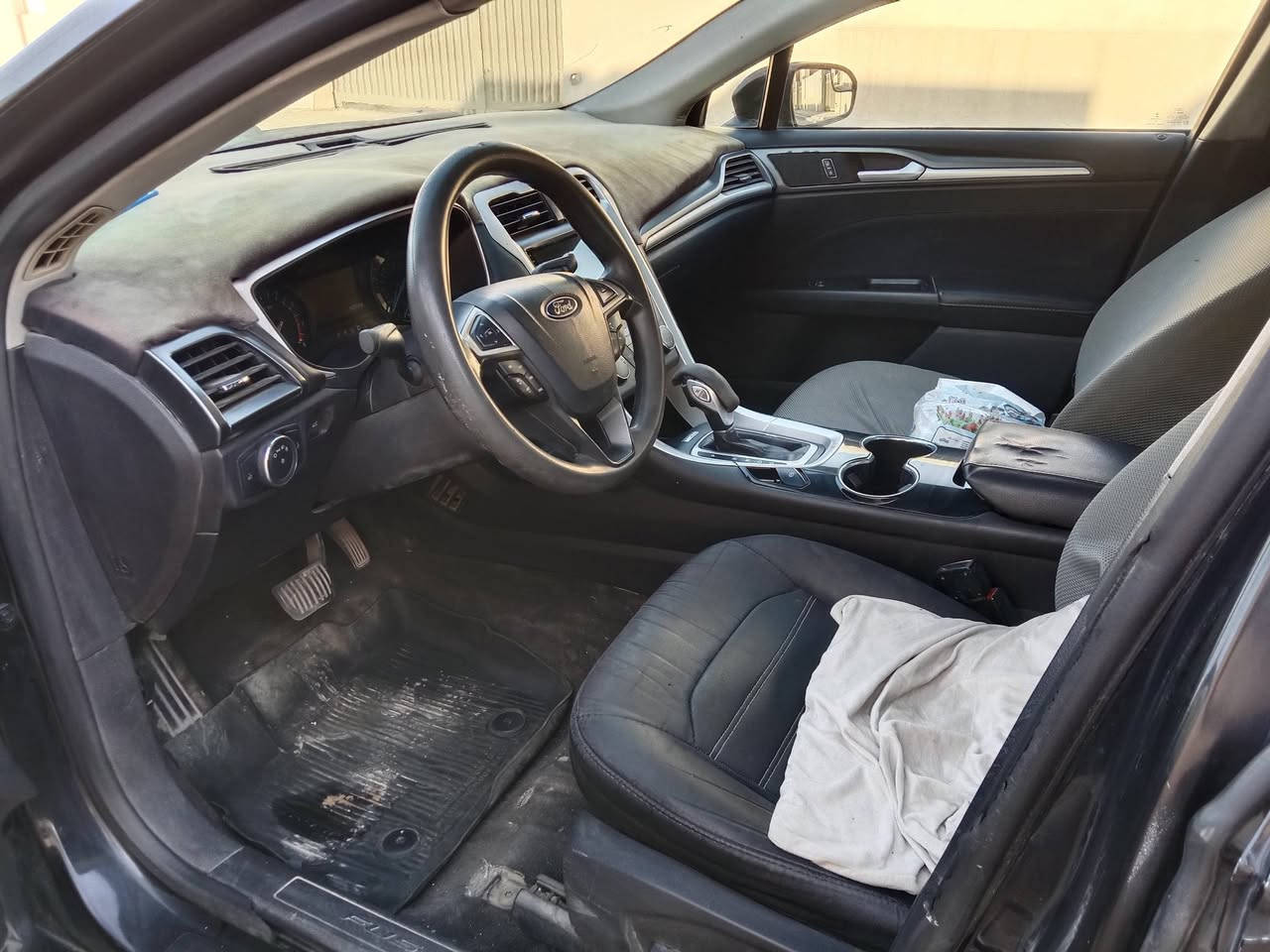 فورد فيوجن 2015
مواصفات se مكينة 2500

السعر 100$
للاستفسار ***********
