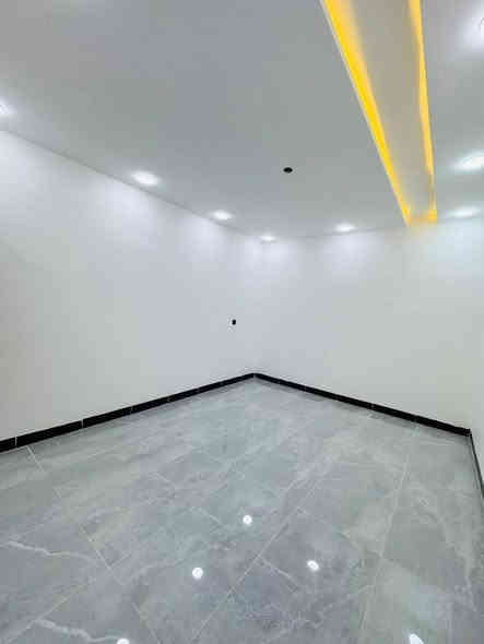 مكتب_الرواسي_للعقارات 
•بيتين للبيع في حي السكر على شارع 20 متر 
•المساحة 155 متر الواجهة 7 ونص لكل بيت 
• طابقين بناء حديث فول استلام فوري/ شارع تبليط بعرض 20متر 

•الطابق الاول : غرفتين نوم مع هول واستقبال ومطبخ وصحيات
•الطابق الثاني : اربعة غرف نوم مع هول وصحيات 

🌍الموقع  مميز : حي السكر قرب سوق السكر على شارع 20م
📃 سند سكني ملك صرف / شرط القرار التمليك  والتحويل 
سعر 325 مليون قابل للتفوض 
للإستفسار مراجعة المكتب او الاتصال على الأرقام التالية   عمار العبيدي   

***********

*********** واتساب

  ايمن   

 ‏‪0750 214 4093‬‏    ‏

‏‪0775 630 2993‬‏ واتساب

   اوس 

‏ ‭0770 287 3744

‏  ‬ ‭0750 219 5078‬    

ابو سند 

‭0 775 714 2899‬

عنوان المكتب حي النور سايدين دانية ماركت مقابل افران الرائد   #الرواسي_للعقار
