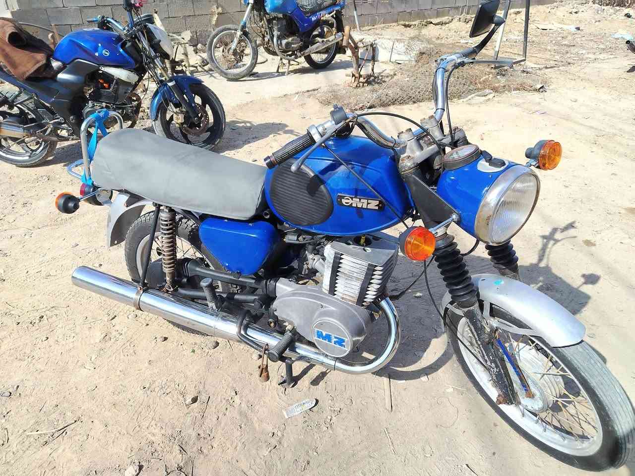 ٨١ للبيع مكان الأنبار هيت مكينه تجفيت كامل سايس ٣ اتصل على *********** اني مكلف بلنشر دراجة نضيفه
