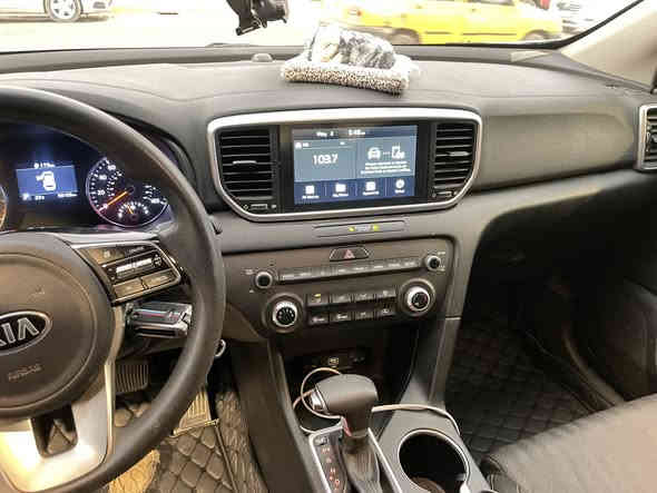 السلام عليكم  
كيا سبورتج ( موديل 2022 ) لون سلفر وارد امريكي ضرر جدًا بسيط واضح بل منشور حافة البنيد صبغ واكو شخط بين الباب والجاملغ شبر تقريبًا صار بارد فقط بدون صبغ باقي السيارة مكفوله من الصبغ والتبديل ( ليبل واحد ☝️ كل السياره ممبدل بيها اي قطعه ) 
( بدووون ايرباك جميع الايرباكات سليمه)  ( ماشيه 70 كم ) 

رقم اربيل سنويه لحد 2028 بأسم شركه تريد وكاله او تحويل موجود واني حاضر 

محرك 2400
4❌4 فور ويل درايف AWD دبل اكسل 
مانع انحدار ⛔️
مانع انزلاق ⛔️
تبريد امامي خلفي 
شاشه كبيره تدعم 📲Android Auto/car play
خرائط Gps📌
كامره خلفيه 📷
3 انظمة قياده  Sport/Normal/Eco
فول تحكمات ستيرن 
كروز مثبت سرعه
شاشة ظبط واعطال بل دشبول
لايت Led ليلي نهاري
كشافات اماميه 
منافذ USP/ 12V 
ويل كب كروم 
حساس اطارات
4 دسك/ Abs
رايده 185 ورقه بيه مجال بسيط
ليث ***********
