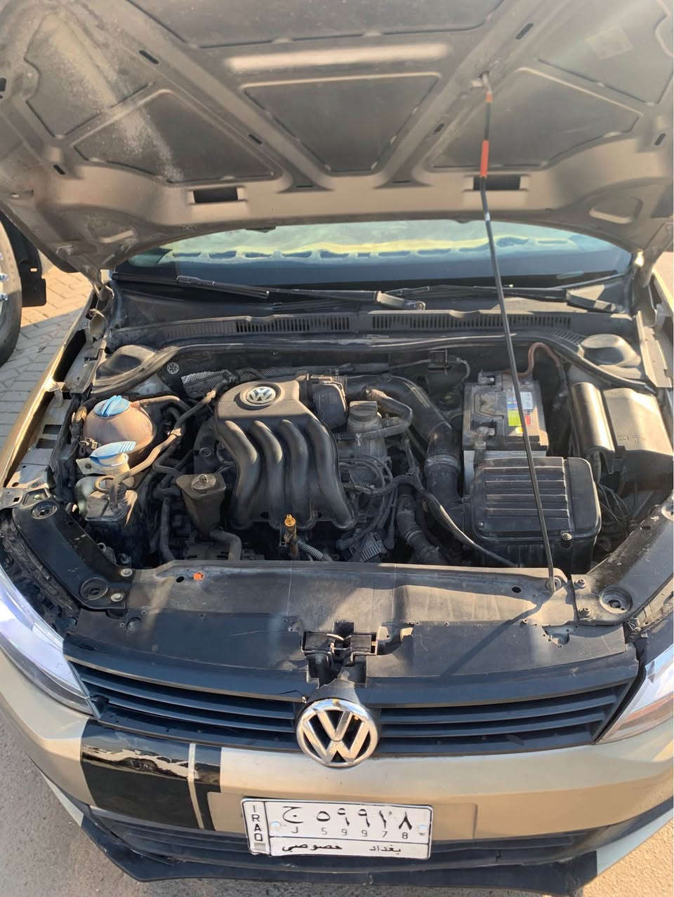 جيتا 2011 الكشر بي معجون باكثر من قطعه من ضمنها القماره السياره مكفوله شاصي لغد كير ومكينه جدد لوك
شاشه كامره اشاير بالمري تاير جدد ياباني باتري الماني جديد بور ستيرن ومشط وسلف وداينمو وعبوه فيتبم جدد مكينه ستوني شادها هيه ونوزلات وبلكات 
السياره بدون مصرف بدون نقص فقط الكشر يرادله صبغ
مكاني بحي الجهاد السعر 67 ورقة قفل 
السنويه لنهايه ل2027 
لتواصل *********** بغداد, العراق
