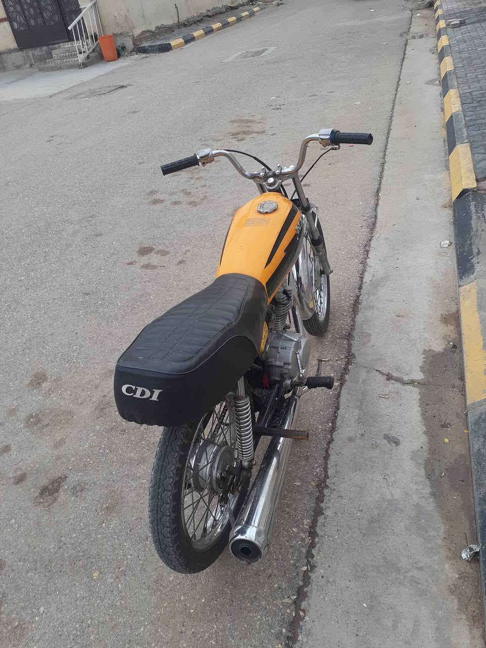 السلام عليكم للبيع دراجه شاص موديل 22 اوراق وسكنر دراجه حلوه وجاهزه سعر ب 375 وبيها مجال للشراي عنوان واسط قضاء الحي الاتصال على الرقم***********
