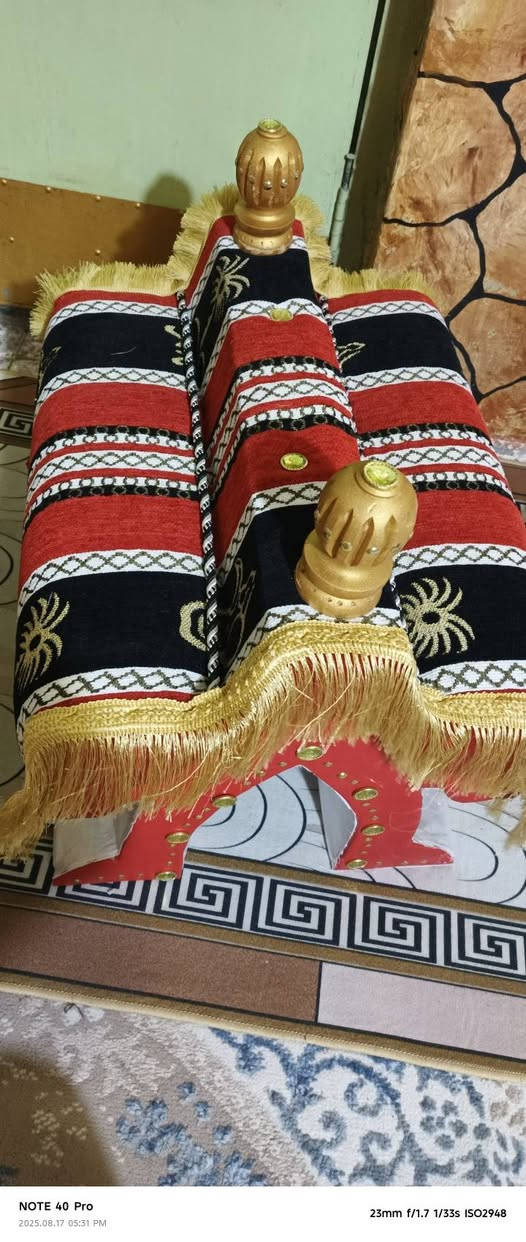 تكيه ديوان عربي قماش سوري تغليف جلد وتنجيم، *********** عمارة, ميسان
