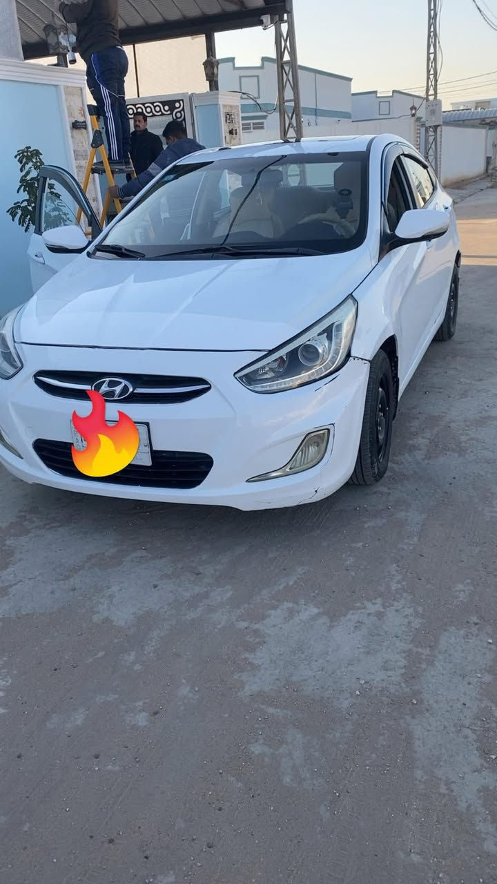 سلام عليكم اكسنت 2015خليجي
 كامله بدون نقص تخم تاير باتري جديد
 كير مكينه تبريد ثلج مكينه 1600
 رقم ذي قار  بسمي 
فول السياره فتحه تحكمات ستيرن كامره
سنوية ما ساقطه 
مكان سيارة ديوانية قضاء غماس
السعر ١١٠$
*********** ‬
