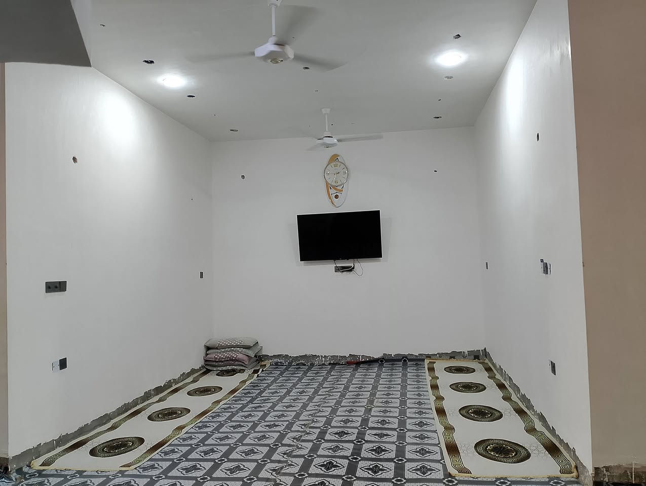 سلام عليكم دار للبيع المساحة 200 واجهة 10 ونزال 20، يحتوي البيت على: غرفتين نوم خمسة في أربعة صالات ثنين وحده فوك وحدة جوةطول ثمانية في أربعة مطبخ خمسة في تلاثة ونص براني سبعة في أربعة مناور ثنينسلام عليكم دار للبيع المساحة 200 واجهة 10 ونزال 20، يحتوي البيت على: غرفتين نوم خمسة في أربعة صالات ثنين وحده فوك وحدة جوةطول ثمانية في أربعة مطبخ خمسة في تلاثة ونص براني سبعة في أربعة مناور ثنين صحيات داخلايات صحيات خارج البيت كونكريت مسلح بنيان صار سنة واجهة البيت على مربع مبلط مطلوب اسكان موقع البيت حي العسكري خلف مدرسة العراق رقم صاحب الدار *********** صحيات داخلايات صحيات خارج البيت كونكريت مسلح بنيان صار سنة واجهة البيت على مربع مبلط مطلوب اسكان موقع البيت حي العسكري خلف مدرسة العراق رقم صاحب الدار ***********
