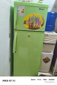 ثلاجة • تجميد وتبريد • نظيفة