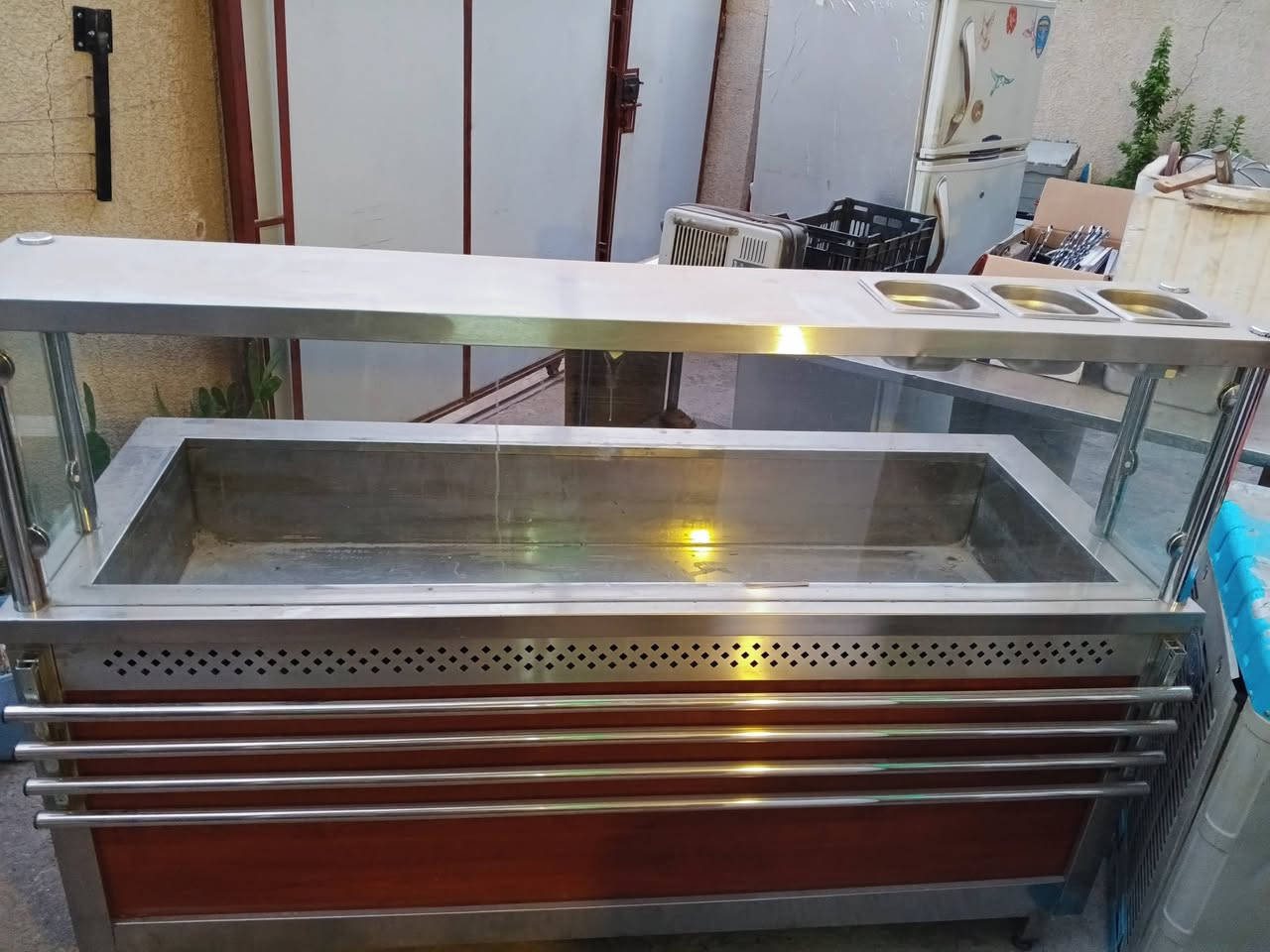 شوايه دجاج وحمايه تركيه للبيع في بغداد للتواصل ***********
