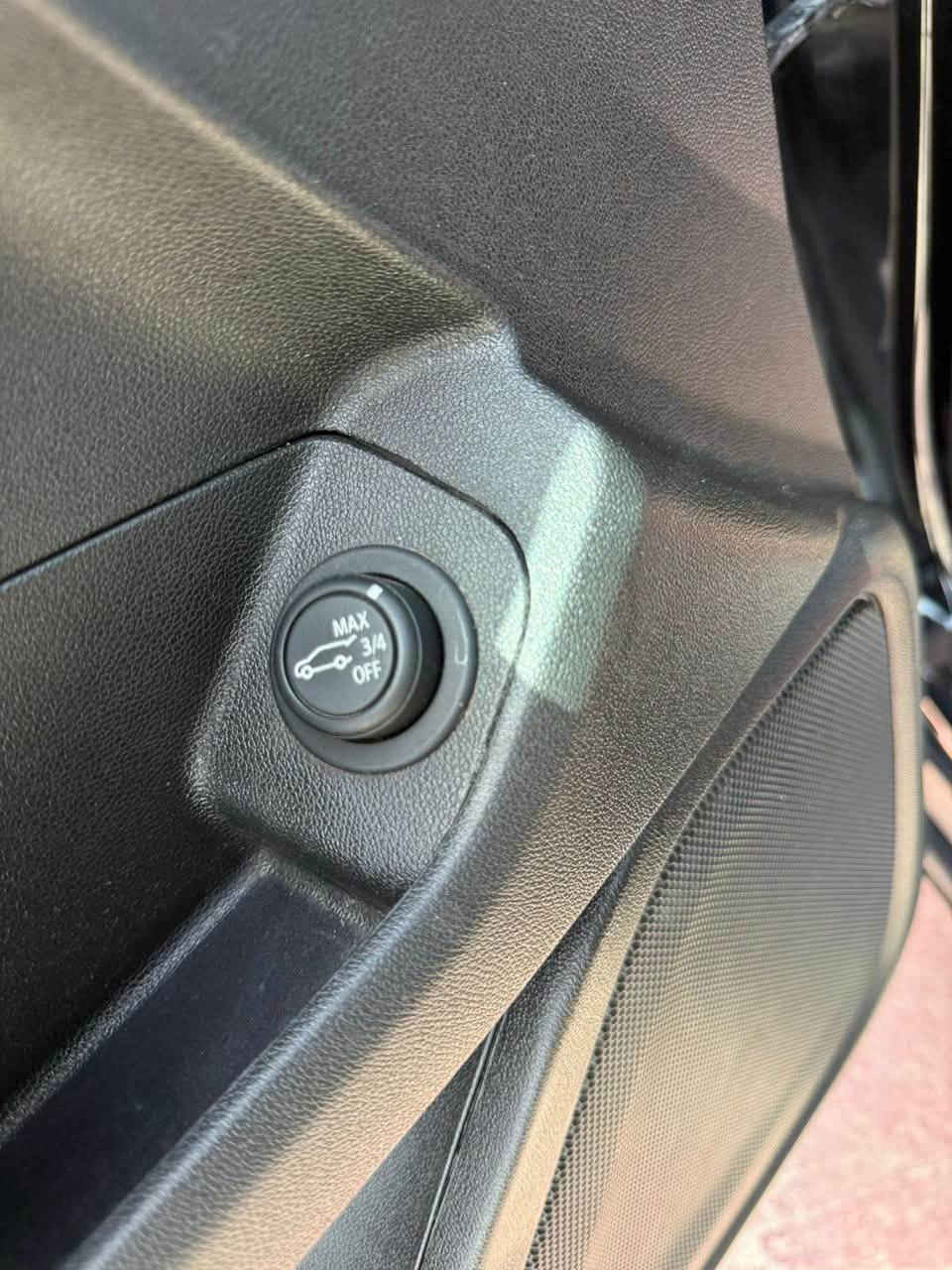 GMC Terrain SLE 2021
المديل:2021

اللوحة :رقم اربيل الجديد دولي 
 
الضرر: امريكا تبديل جاملغ فقط امامي صفحة السكن وهنا ب عراق طخه زغير  بابين صفحة السايق نعدلن  ونصبغن  
_____________________________________
1-حجم المحرك 4 سلندر 1500 تيربو. 

2-عدادالمسافة 77300 الف . 

3-بصمة ابواب وتشغيل عن بعد. 

4زينون عالي ناصي. 

5-حساس خلفي. 

6-كامرة خلفي دوارة. 

7-خزن ميموري لكرسي السايق. 

8-مقعد السائق كهرباء. 

9-تبريد خلفي قطعتين. 

11-تدفئة الكراسي الامامية. 

12-جنطة كهرباء. 

13-تحديد مسار.

14-تحكم استيرن 

15-رادار امامي 

16-رادر جانبي مانع اجتياز. 

17- AWD فور ويل .

18- ثلاث انضمة قيادة 

19- تدعم نضام الكار بلاي والاندورويد 

20-فتحة سقف بانوراما 

السعر اتصل وتدلل وتشلع العيون 
 
 السيارة  جديد وجاهزة وكاملة ربع متصرف علية  وبعافية ع ياخذه 

مكان السيارة بغداد حي القادسية خلف جامع بلال الحبشي 
_____________________________________
اتصال وللأستفسار  ع رقم وبيه واتساب

***********
***********

