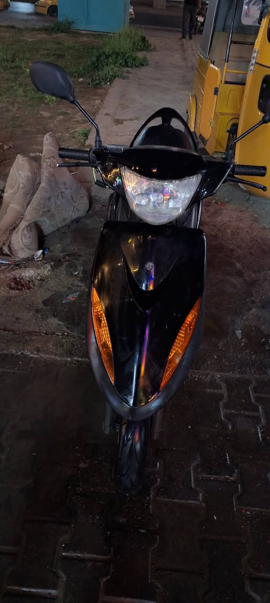 يا الله السلام عليكم دراجه ماكس عدله مكفوله كفاله عامه من كلشي بيه 
نقوصات بسيطه مثل قبق بكلايت ودشبول ما يشتغل 
مكينه ما مفتوحه بلاديه بوشه ٤٩ بلادي 
وصل معرض بيه 
عنواني حي الحر الثوره قرب فلكة الثوره 
السعر 750 وبيه مجال للطيبين 
الرقم للاستفسار//***********
