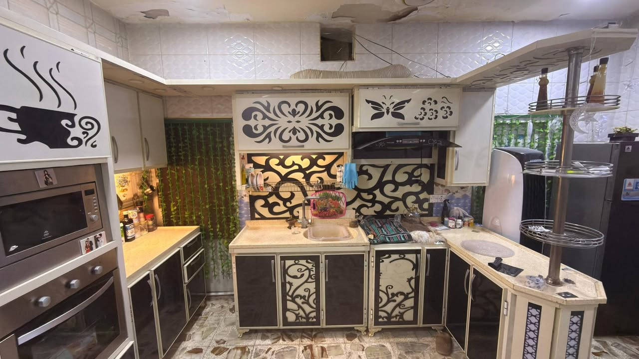 كاونتر للبيع تلث قطع ما عدا الاجهزه المنيوم تركي درجه اولى تفصال السعر 750 وبي مجال بغداد الحسينيه 
***********
